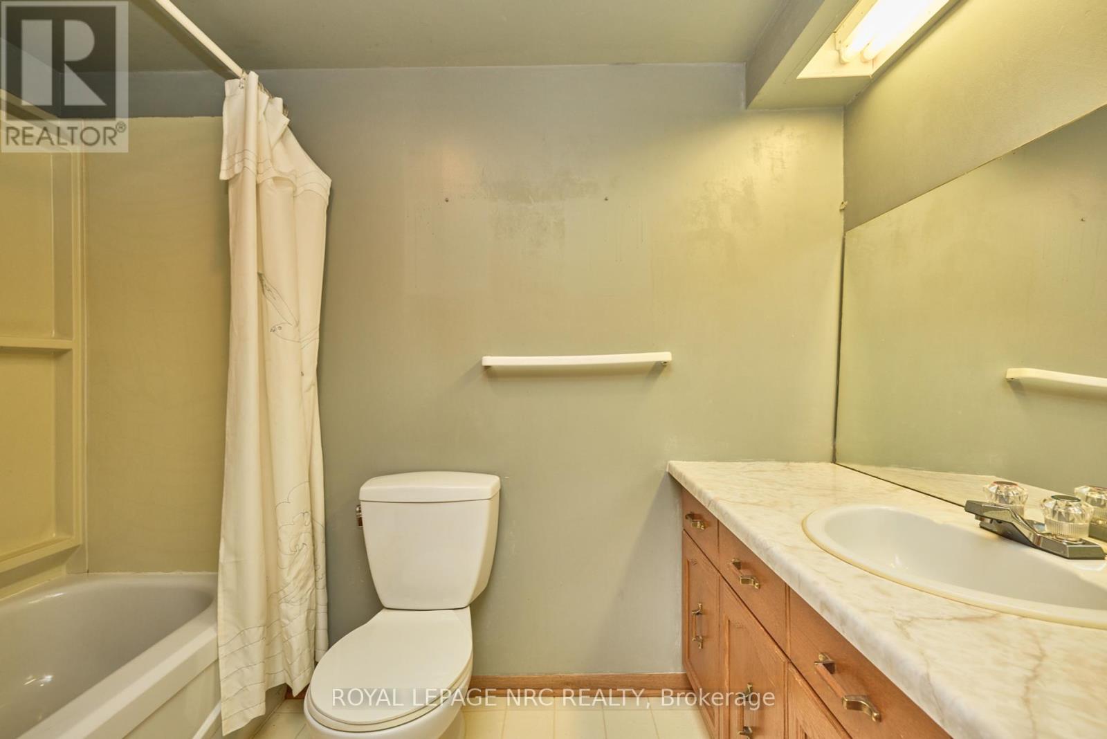 67 Saint Andrews Avenue, Welland, Ontario  L3B 1E3 - Photo 40 - X12134606