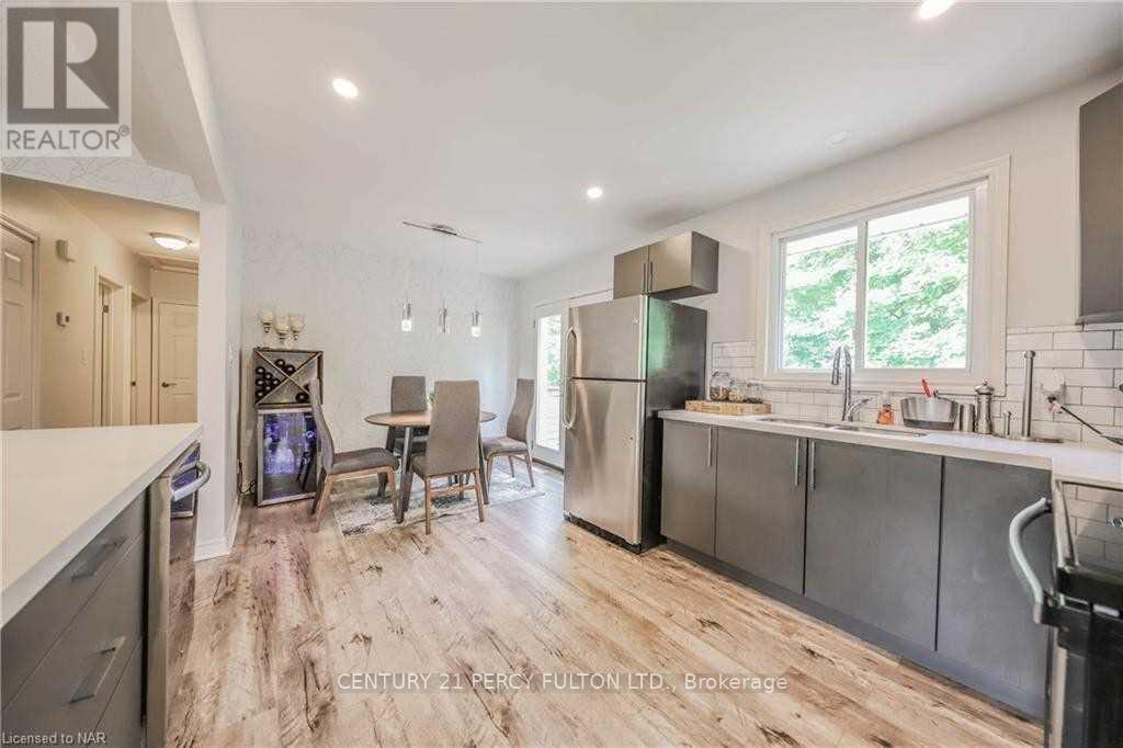 641 Niagara Street, St. Catharines, Ontario  L0S 1J0 - Photo 7 - X12134087