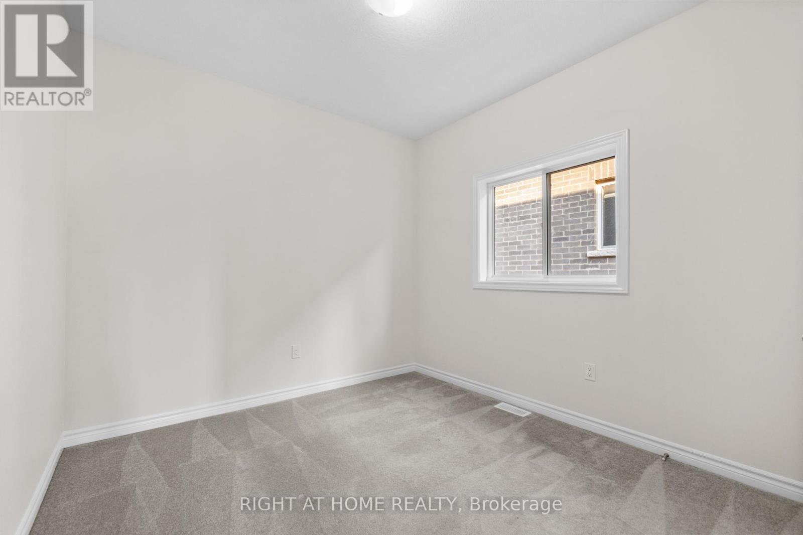 38 Hutchison Road, Guelph, Ontario  N1L 0R4 - Photo 30 - X12134132