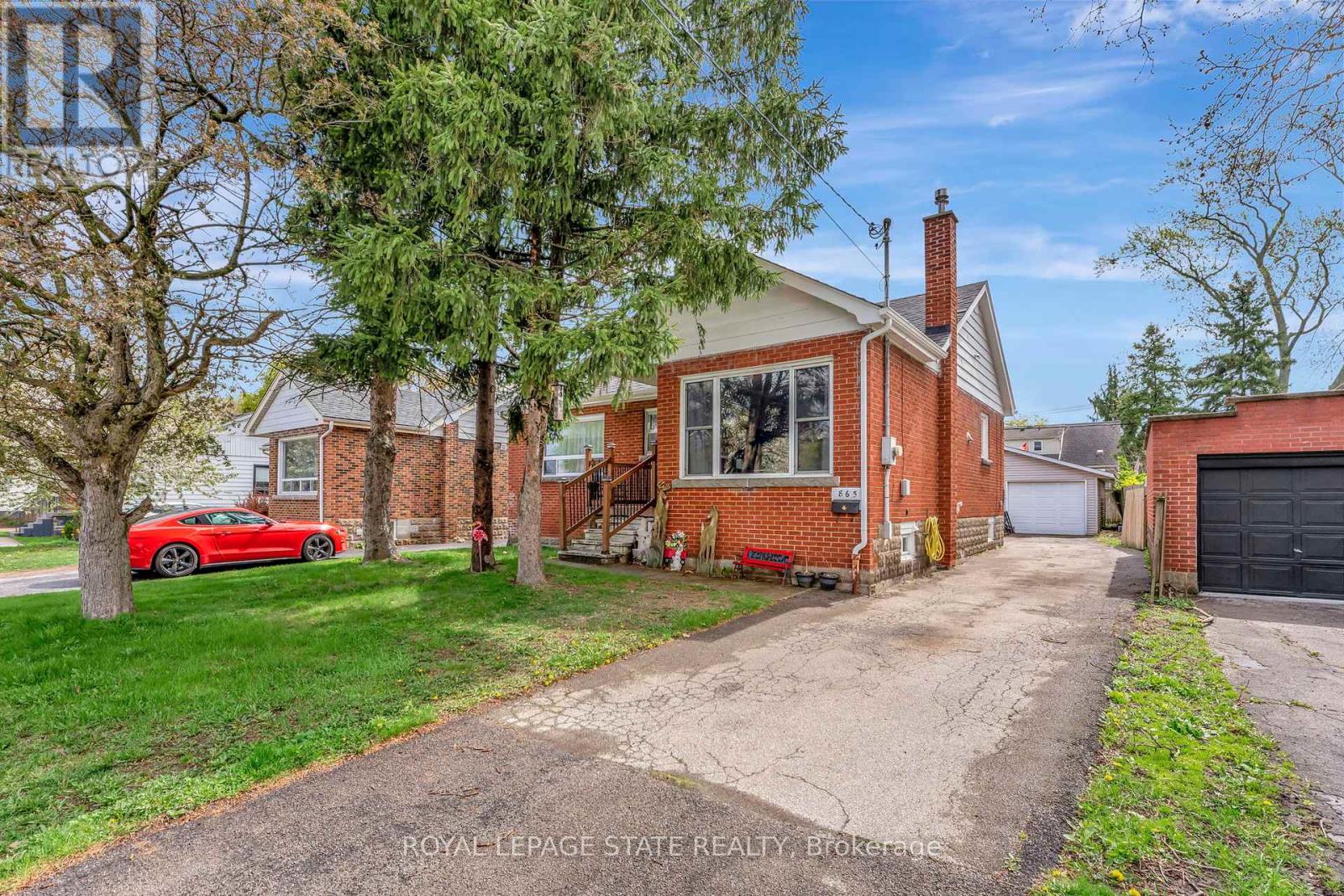 865 Garth Street, Hamilton, Ontario  L9C 4K7 - Photo 2 - X12134166