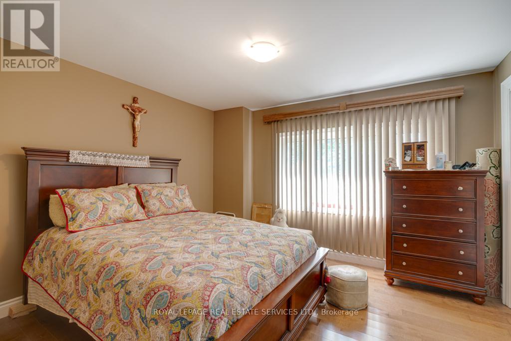 6949 Thorold Stone Road, Niagara Falls, Ontario  L2J 1B5 - Photo 12 - X12134172