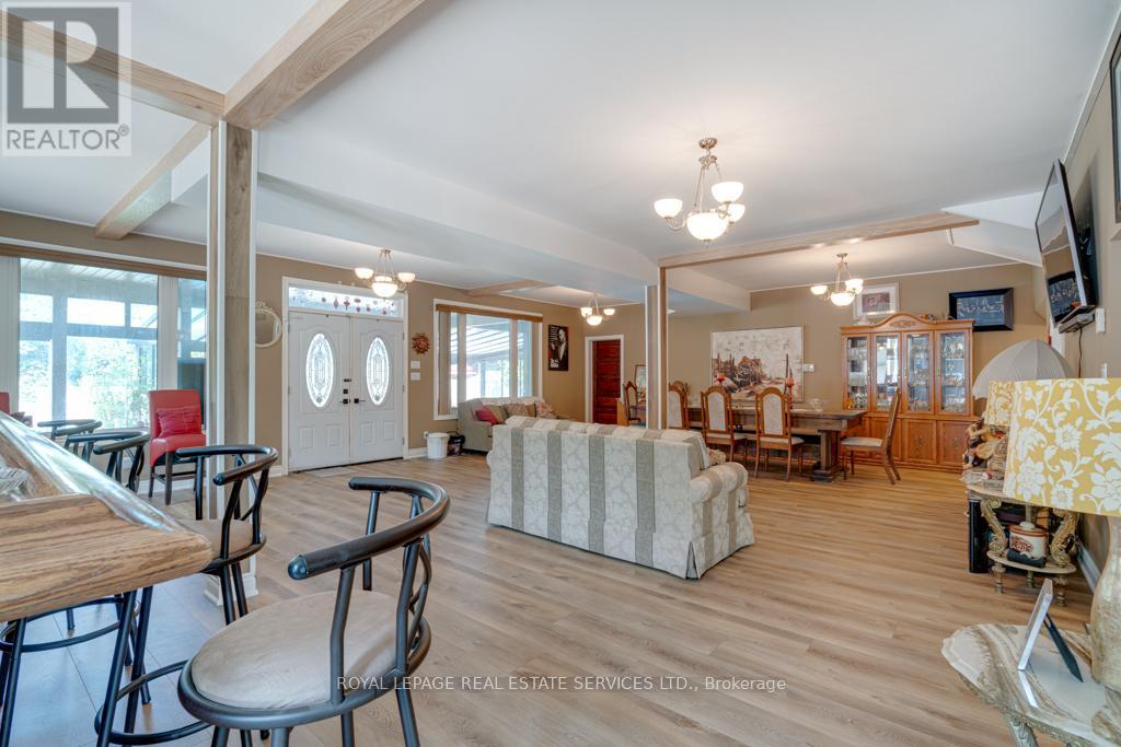 6949 Thorold Stone Road, Niagara Falls, Ontario  L2J 1B5 - Photo 16 - X12134172