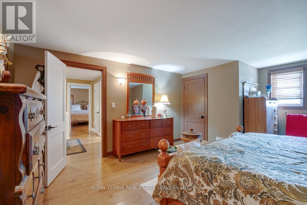 6949 Thorold Stone Road, Niagara Falls, Ontario  L2J 1B5 - Photo 25 - X12134172