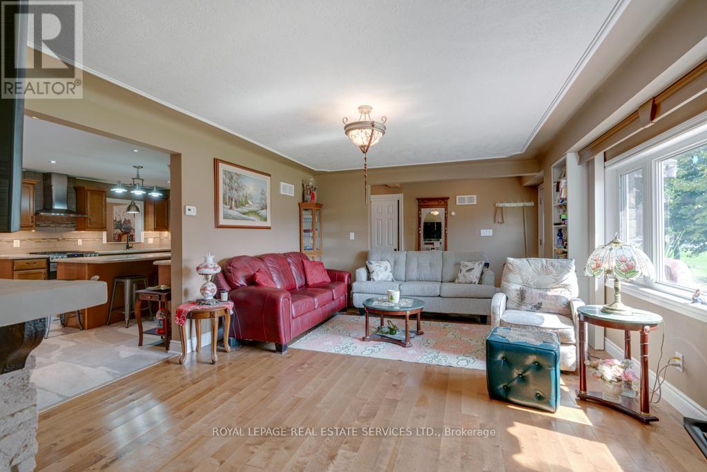 6949 Thorold Stone Road, Niagara Falls, Ontario  L2J 1B5 - Photo 7 - X12134172