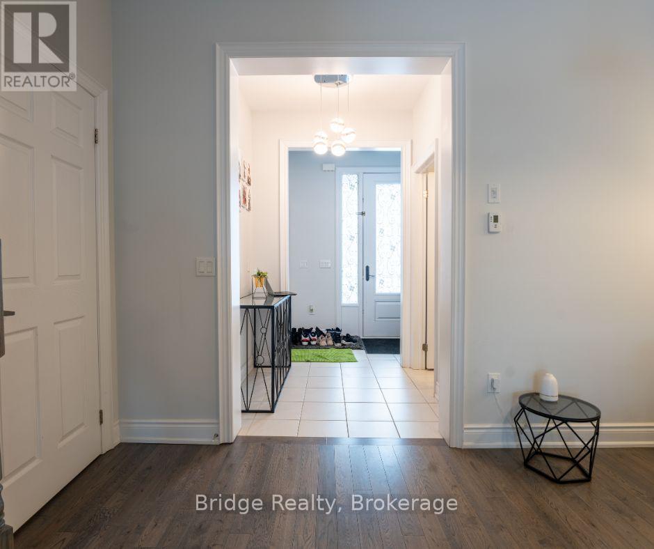199 Huntingford Trail, Woodstock, Ontario  N4T 0M4 - Photo 7 - X12134614
