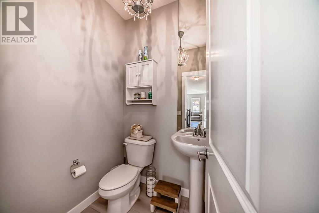 308 Hillcrest Drive Sw, Airdrie, Alberta  T4B 4C7 - Photo 21 - A2216716