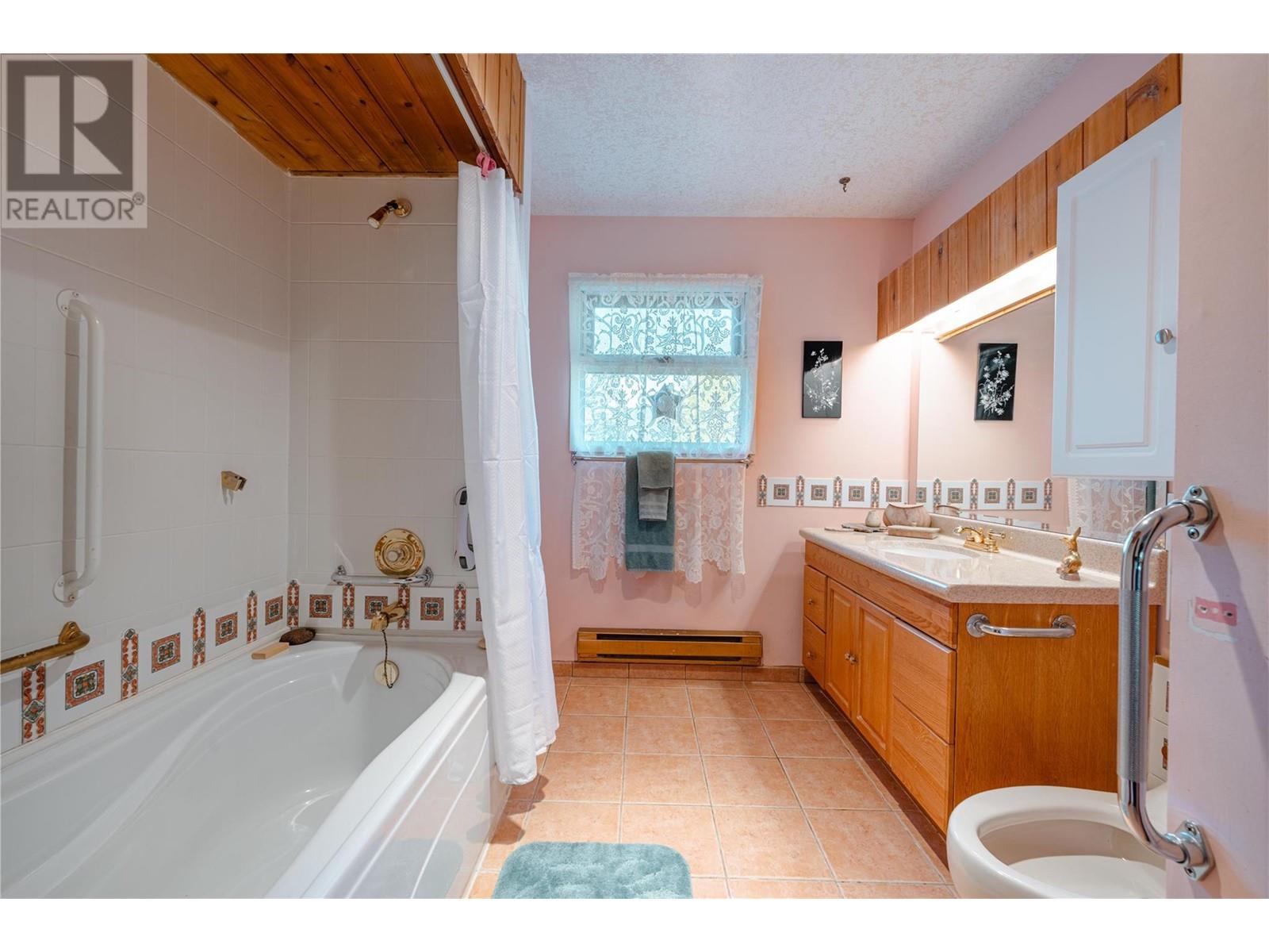 1447 Shiell Road, Revelstoke, British Columbia  V0E 2S0 - Photo 34 - 10346951
