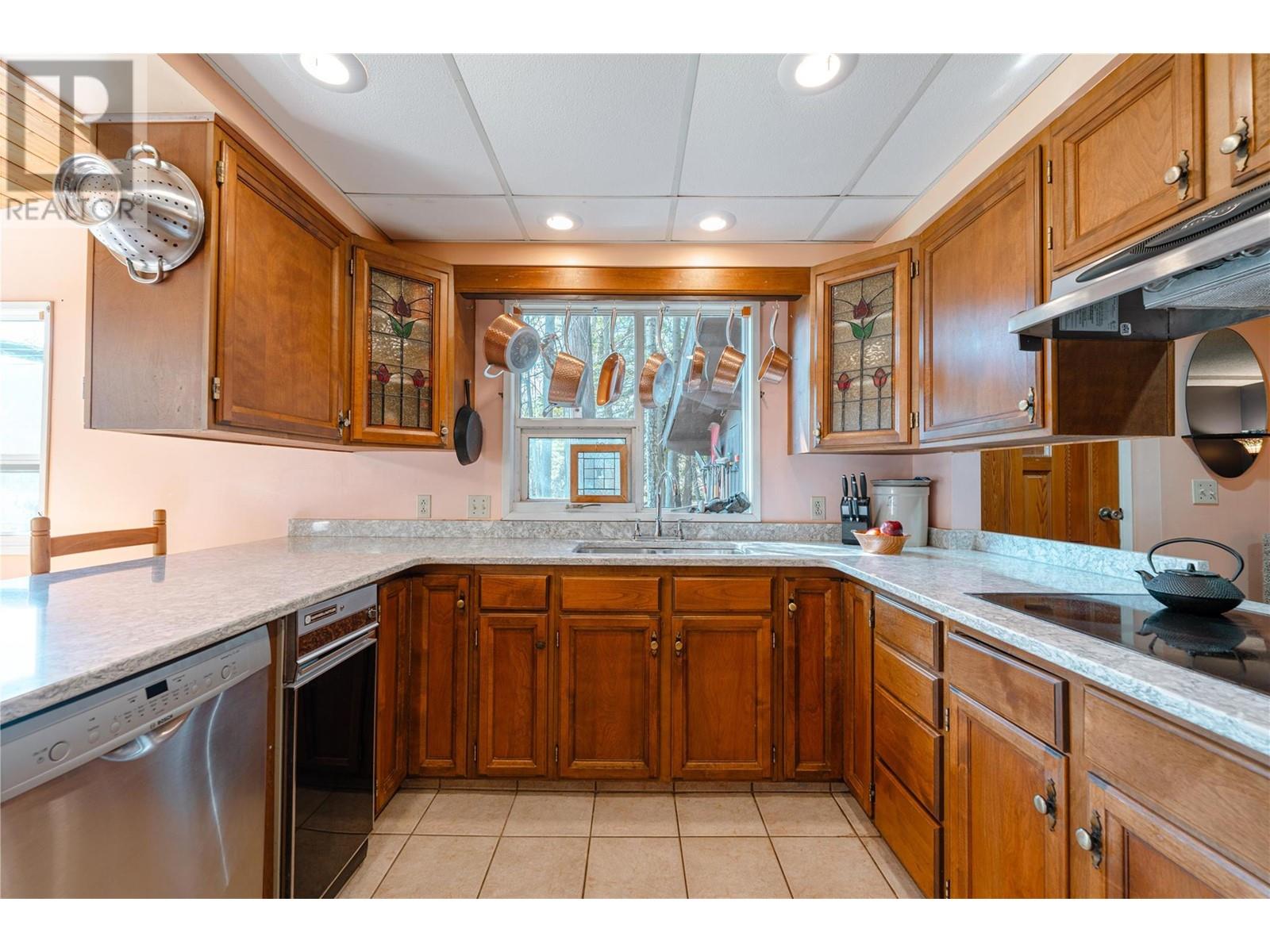 1447 Shiell Road, Revelstoke, British Columbia  V0E 2S0 - Photo 16 - 10346951