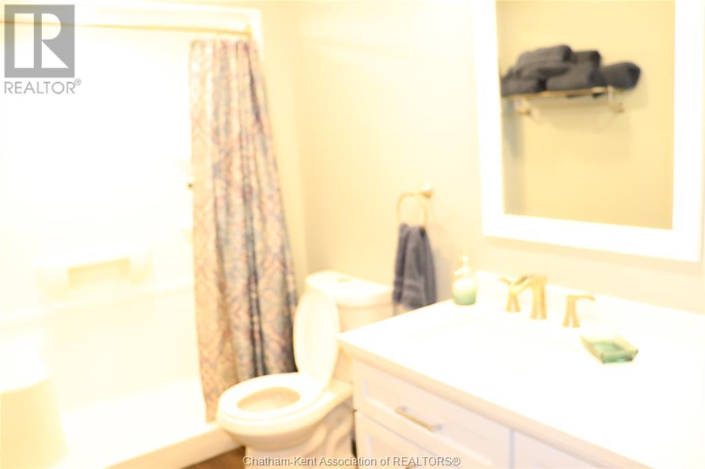 17516 Lakeshore Road, Rondeau Park, Ontario  N0P 2C0 - Photo 12 - 25002038