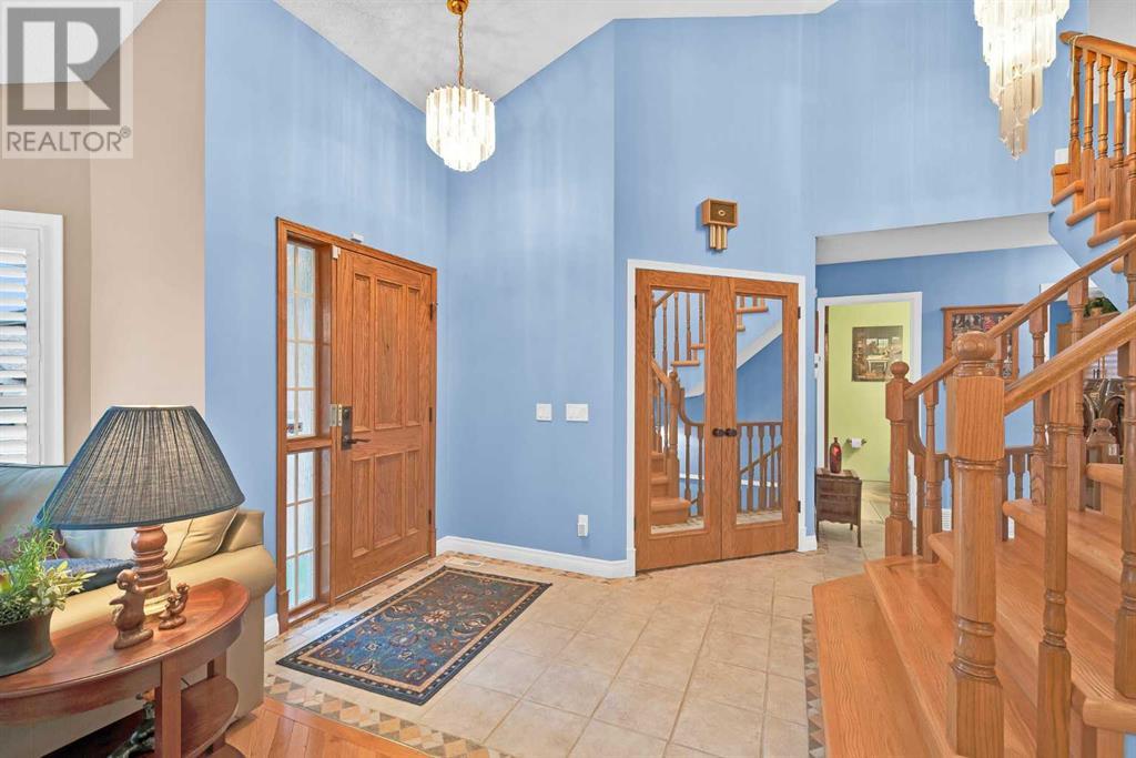Property at 248 Canterbury Court SW image 3