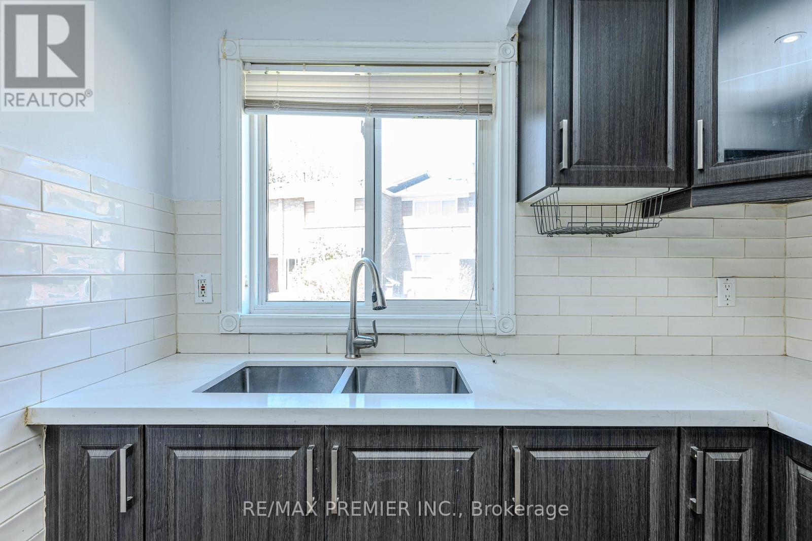 48 - 2012 Martin Grove Road, Toronto, Ontario  M9V 4A3 - Photo 12 - W12130079