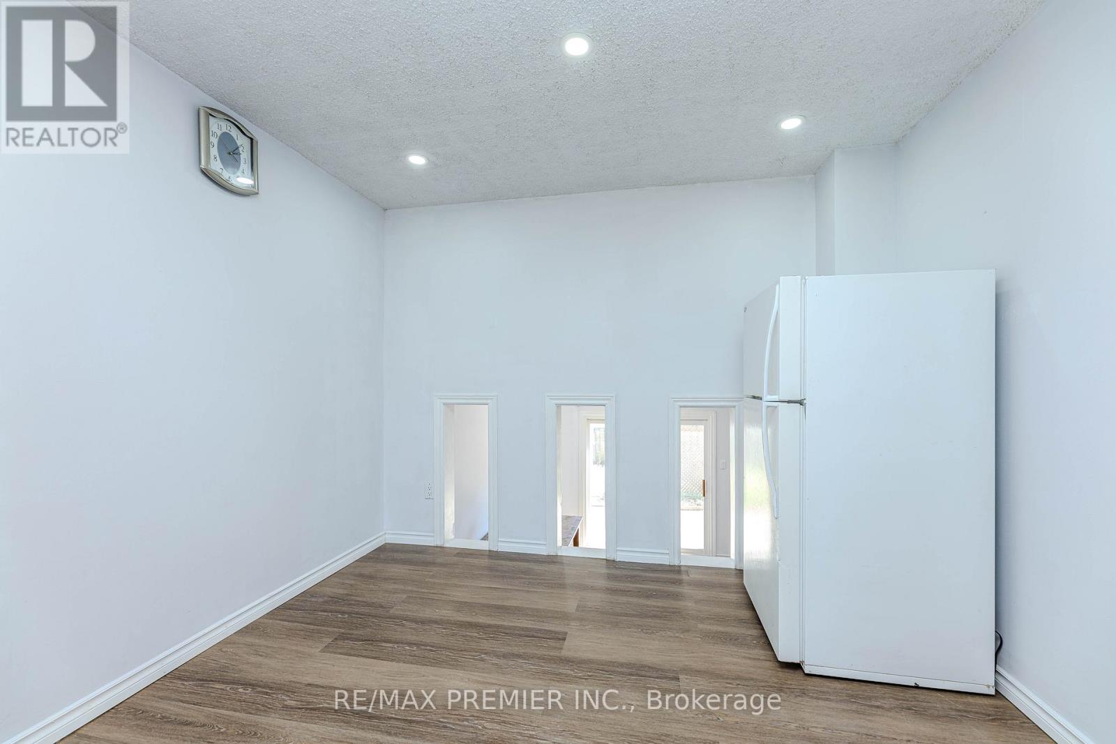 48 - 2012 Martin Grove Road, Toronto, Ontario  M9V 4A3 - Photo 14 - W12130079