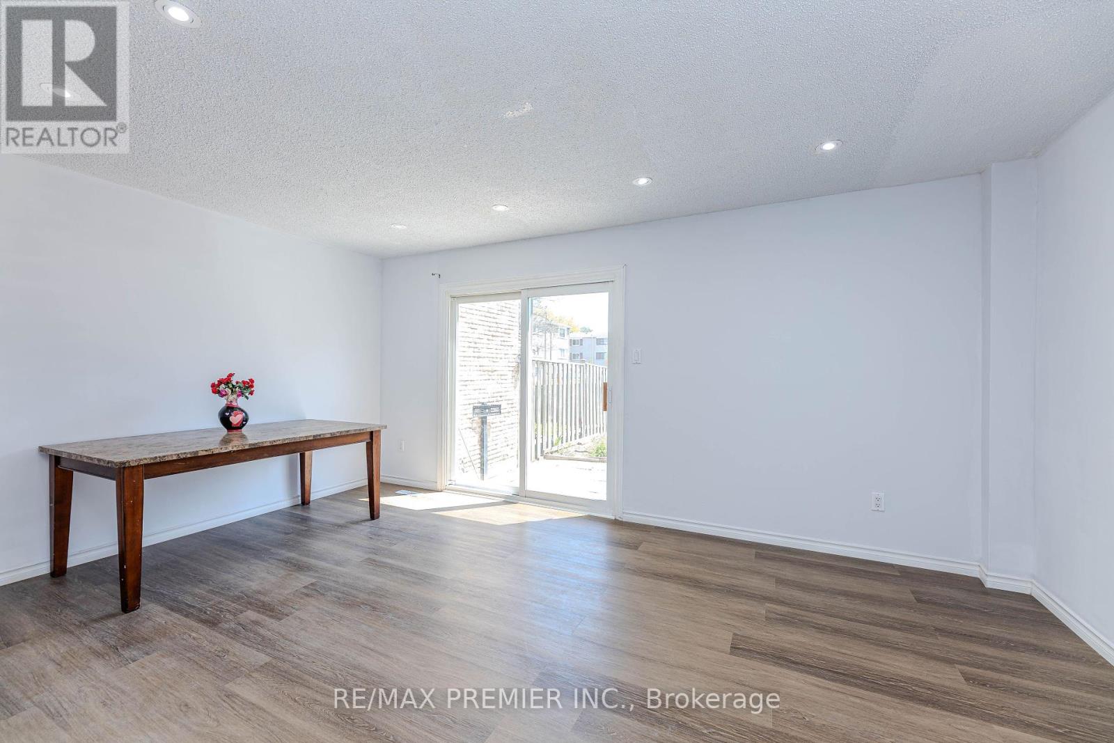 48 - 2012 Martin Grove Road, Toronto, Ontario  M9V 4A3 - Photo 16 - W12130079
