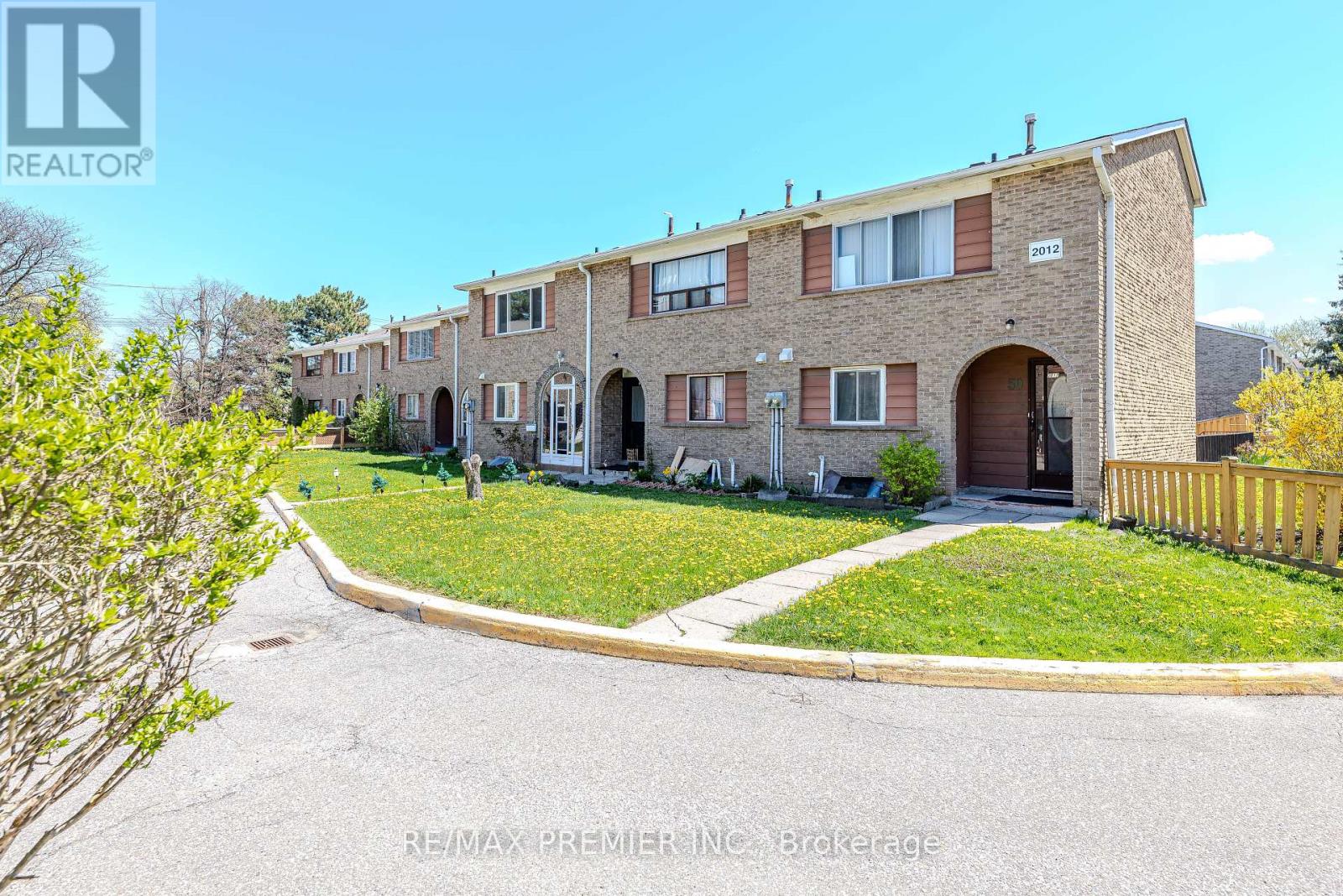 48 - 2012 Martin Grove Road, Toronto, Ontario  M9V 4A3 - Photo 2 - W12130079