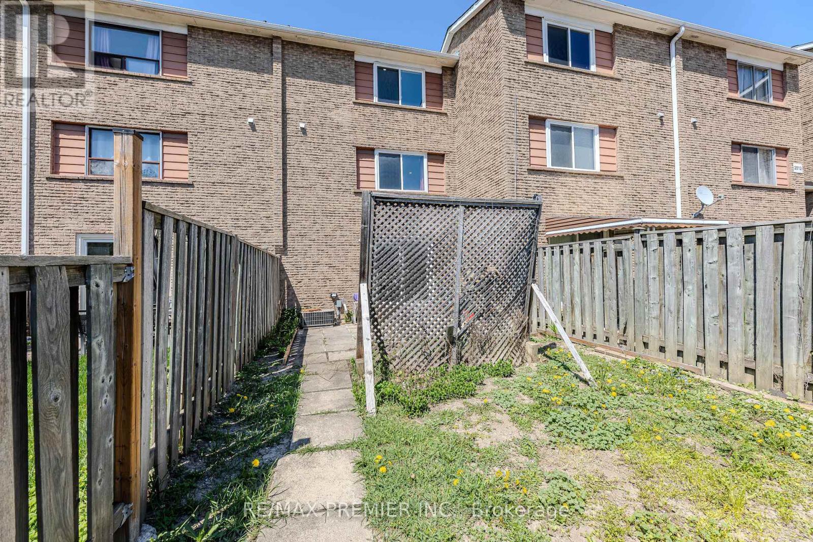 48 - 2012 Martin Grove Road, Toronto, Ontario  M9V 4A3 - Photo 21 - W12130079
