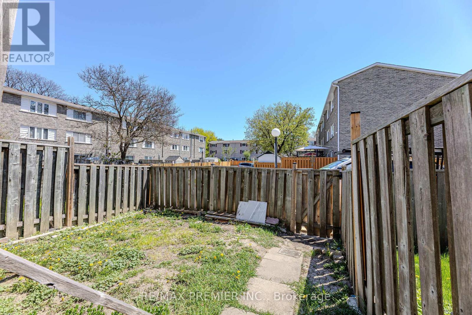 48 - 2012 Martin Grove Road, Toronto, Ontario  M9V 4A3 - Photo 20 - W12130079