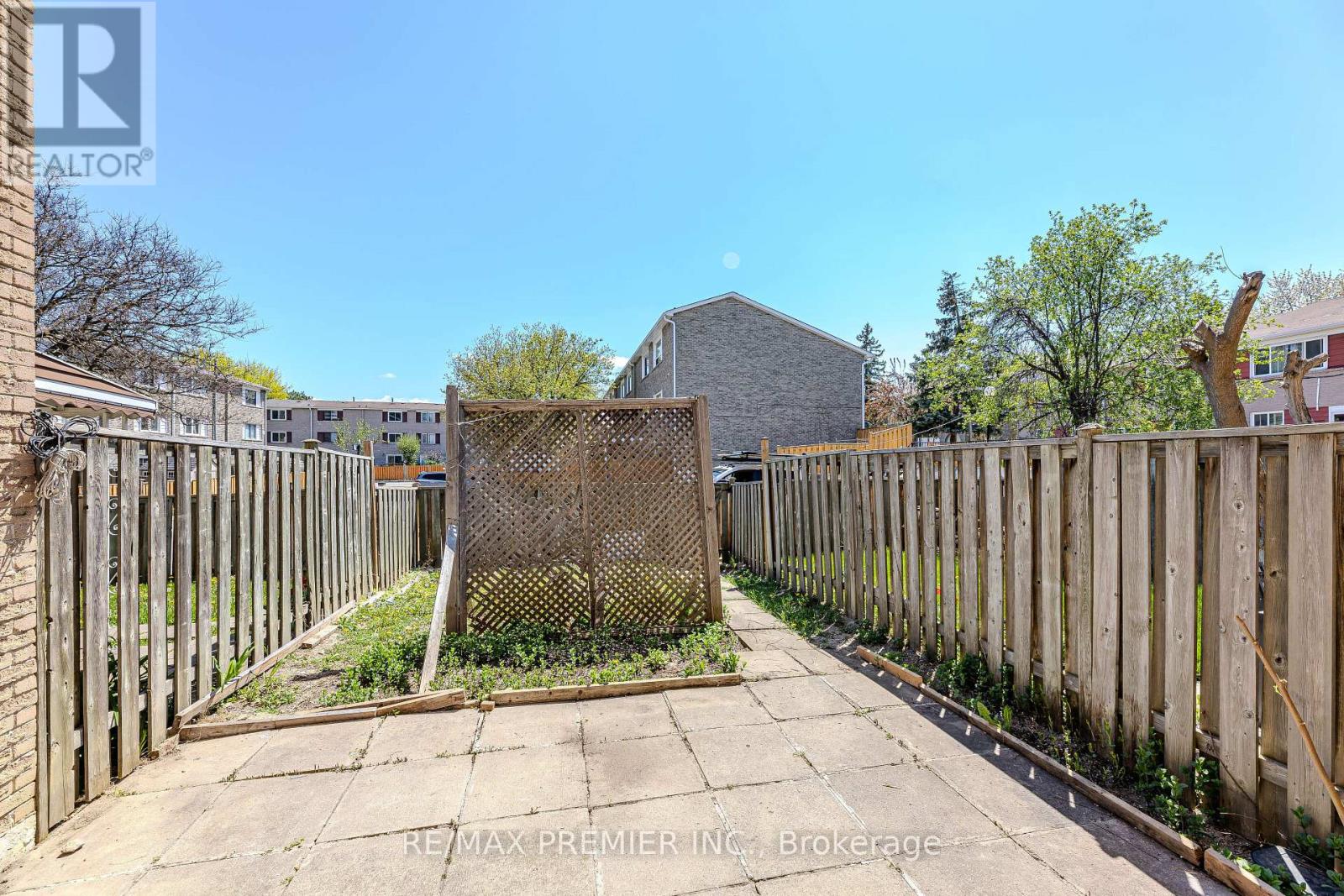48 - 2012 Martin Grove Road, Toronto, Ontario  M9V 4A3 - Photo 19 - W12130079