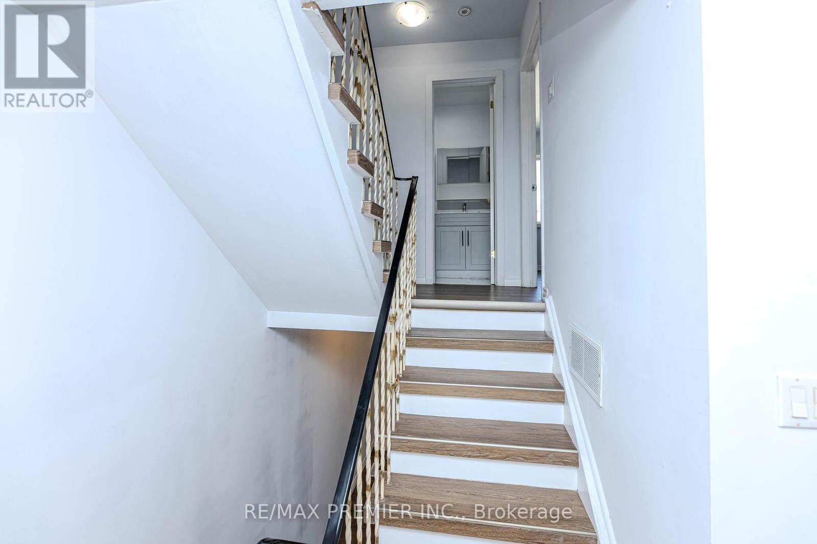48 - 2012 Martin Grove Road, Toronto, Ontario  M9V 4A3 - Photo 37 - W12130079