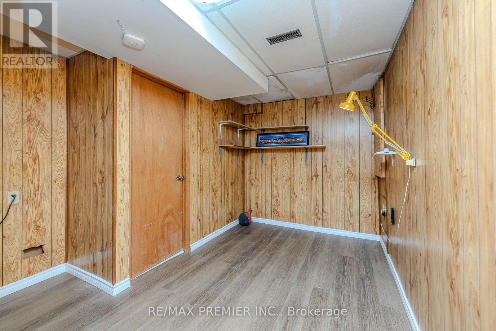 48 - 2012 Martin Grove Road, Toronto, Ontario  M9V 4A3 - Photo 27 - W12130079
