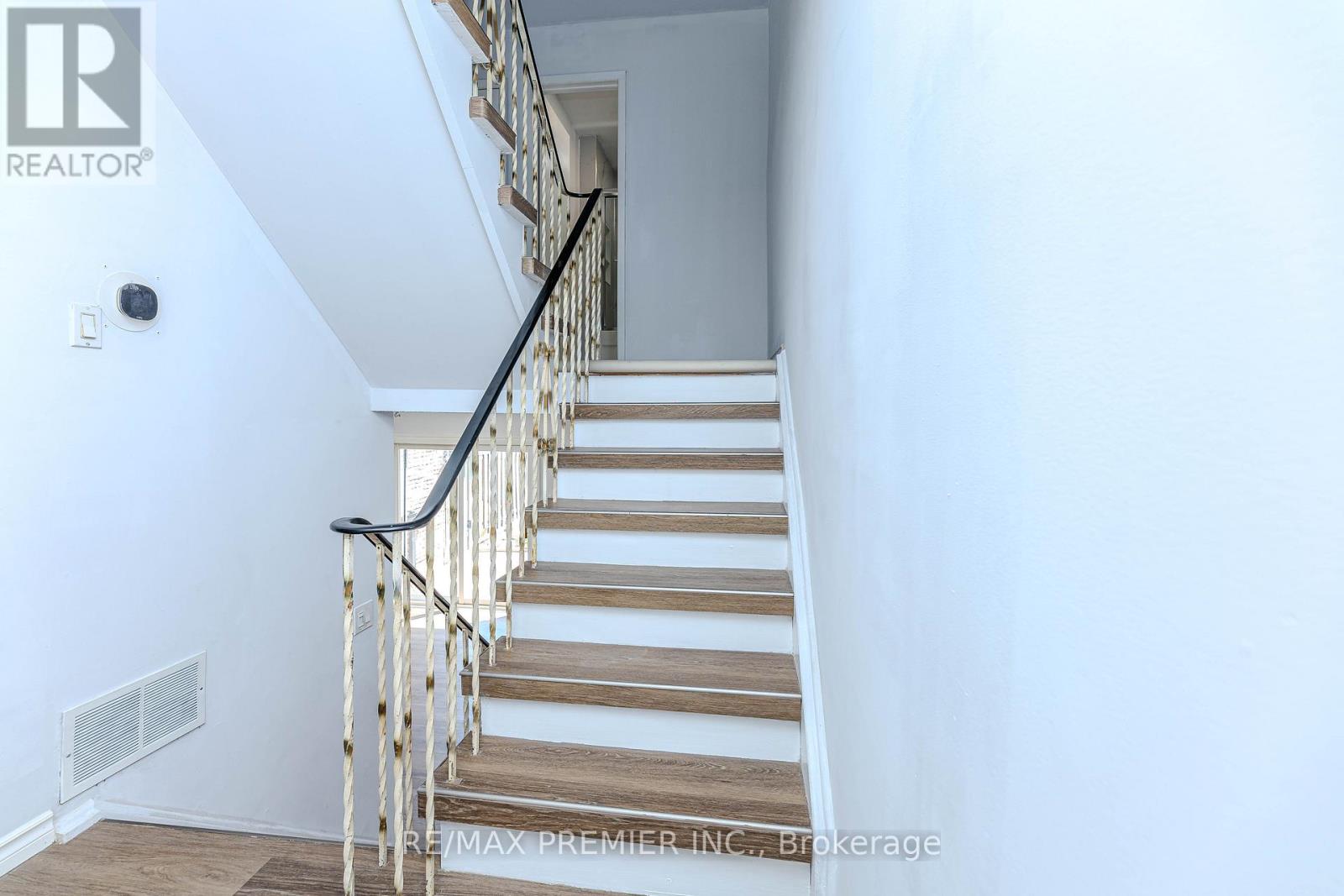 48 - 2012 Martin Grove Road, Toronto, Ontario  M9V 4A3 - Photo 29 - W12130079