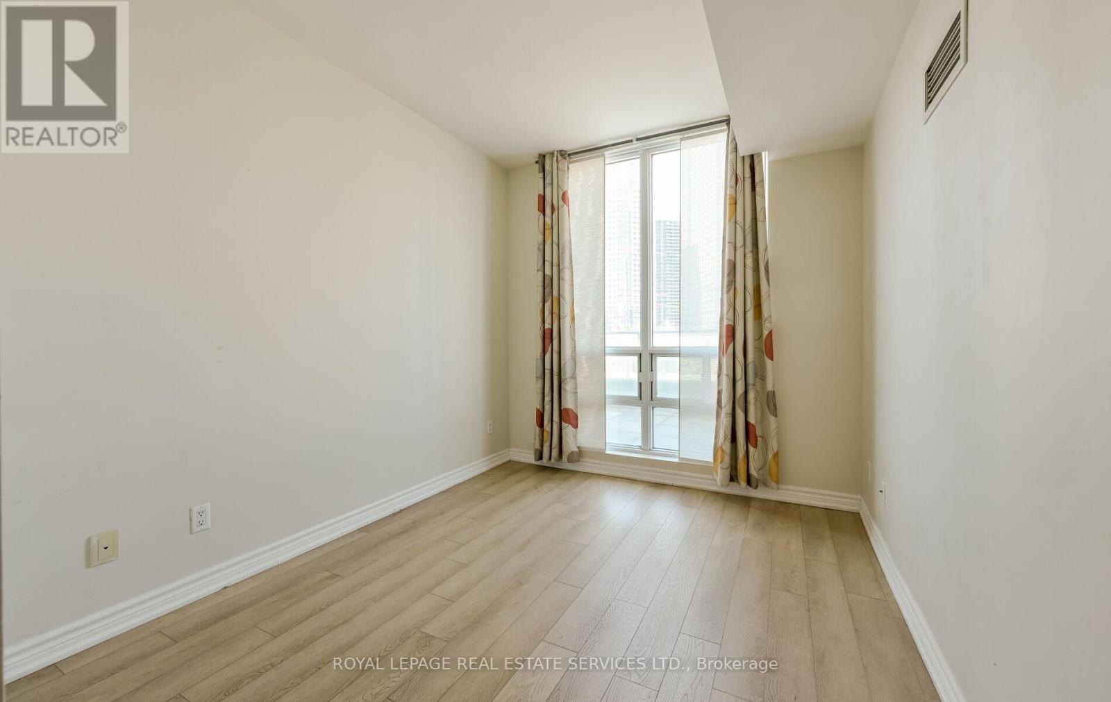 210 - 3391 Bloor Street W, Toronto (Islington-City Centre West), Ontario  M8X 1G3 - Photo 13 - W12133772