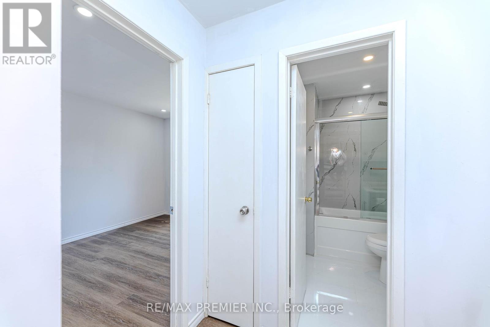 48 - 2012 Martin Grove Road, Toronto, Ontario  M9V 4A3 - Photo 30 - W12130079