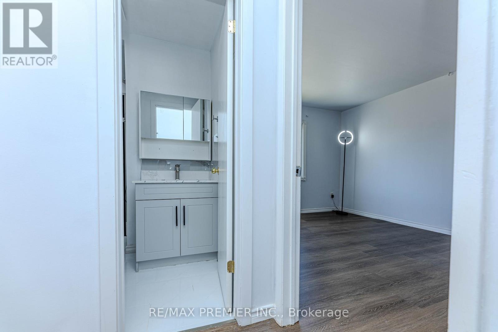48 - 2012 Martin Grove Road, Toronto, Ontario  M9V 4A3 - Photo 38 - W12130079