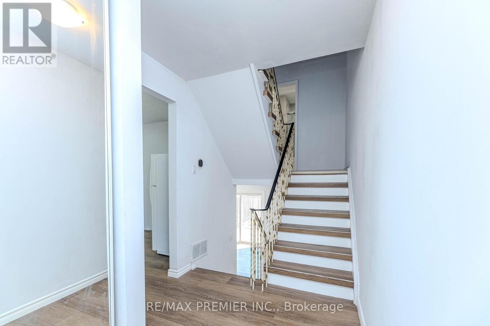 48 - 2012 Martin Grove Road, Toronto, Ontario  M9V 4A3 - Photo 8 - W12130079