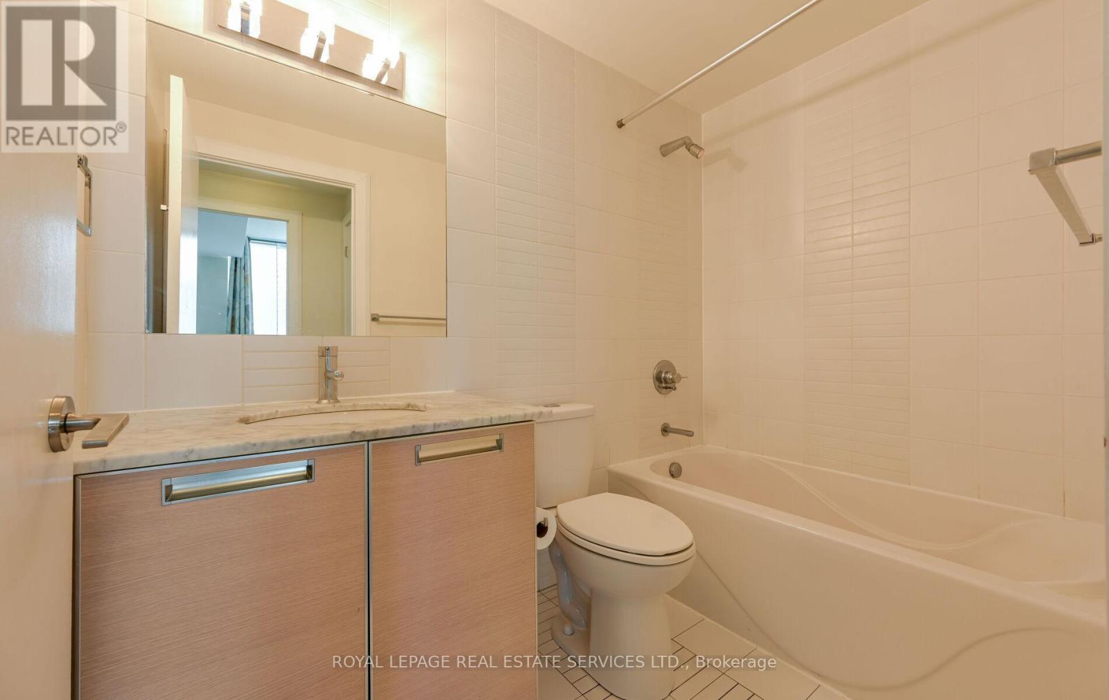 210 - 3391 Bloor Street W, Toronto (Islington-City Centre West), Ontario  M8X 1G3 - Photo 18 - W12133772