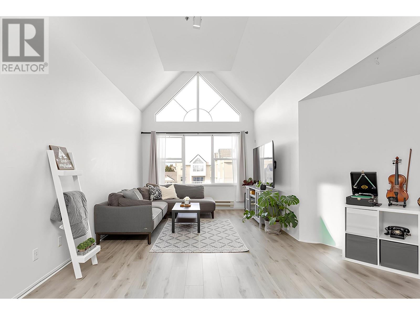 405 7051 BLUNDELL ROAD, Richmond, British Columbia
