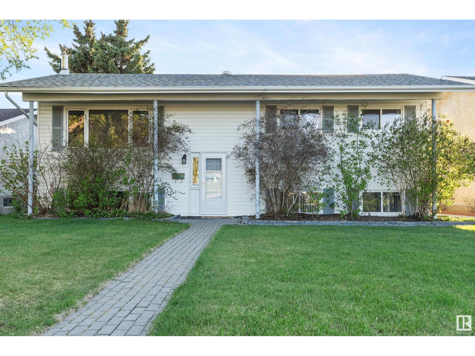 Property at 59 WAVERLEY CR image 4