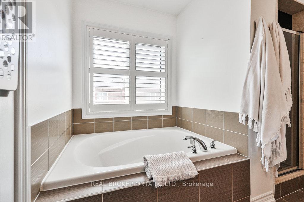 1456 Haws Crescent, Milton, Ontario  L9T 8V2 - Photo 19 - W12134153