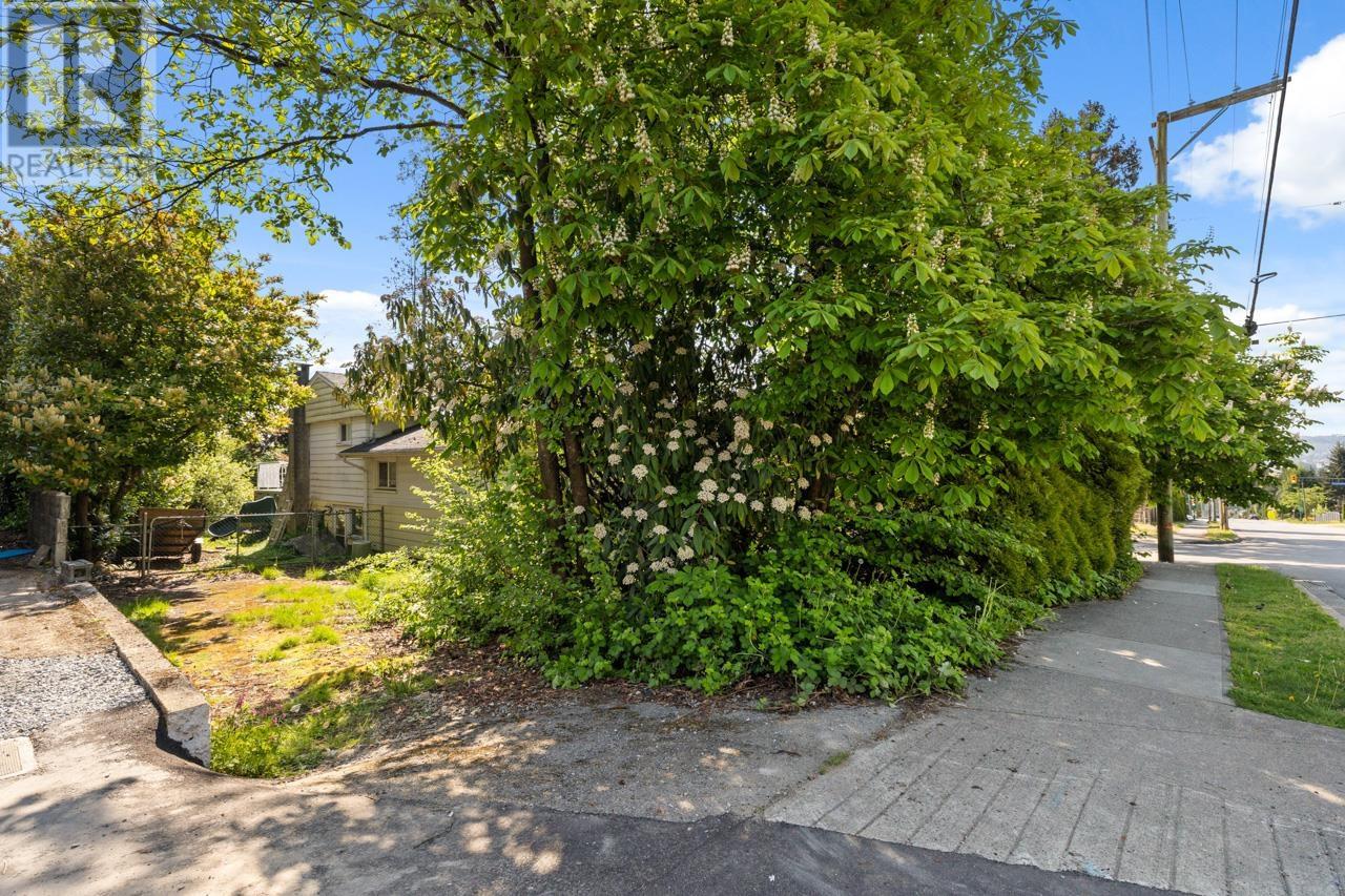 415 Marmont Street, Coquitlam, British Columbia  V3K 4S3 - Photo 30 - R2999603