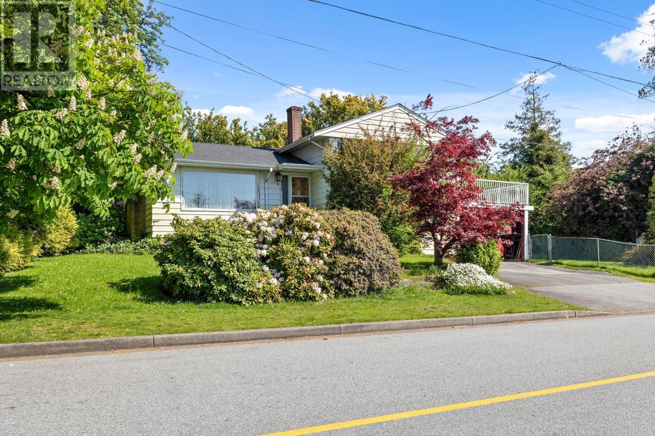 415 Marmont Street, Coquitlam, British Columbia  V3K 4S3 - Photo 2 - R2999603