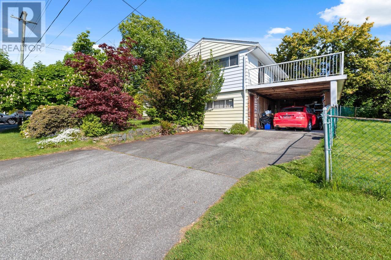 415 Marmont Street, Coquitlam, British Columbia  V3K 4S3 - Photo 3 - R2999603