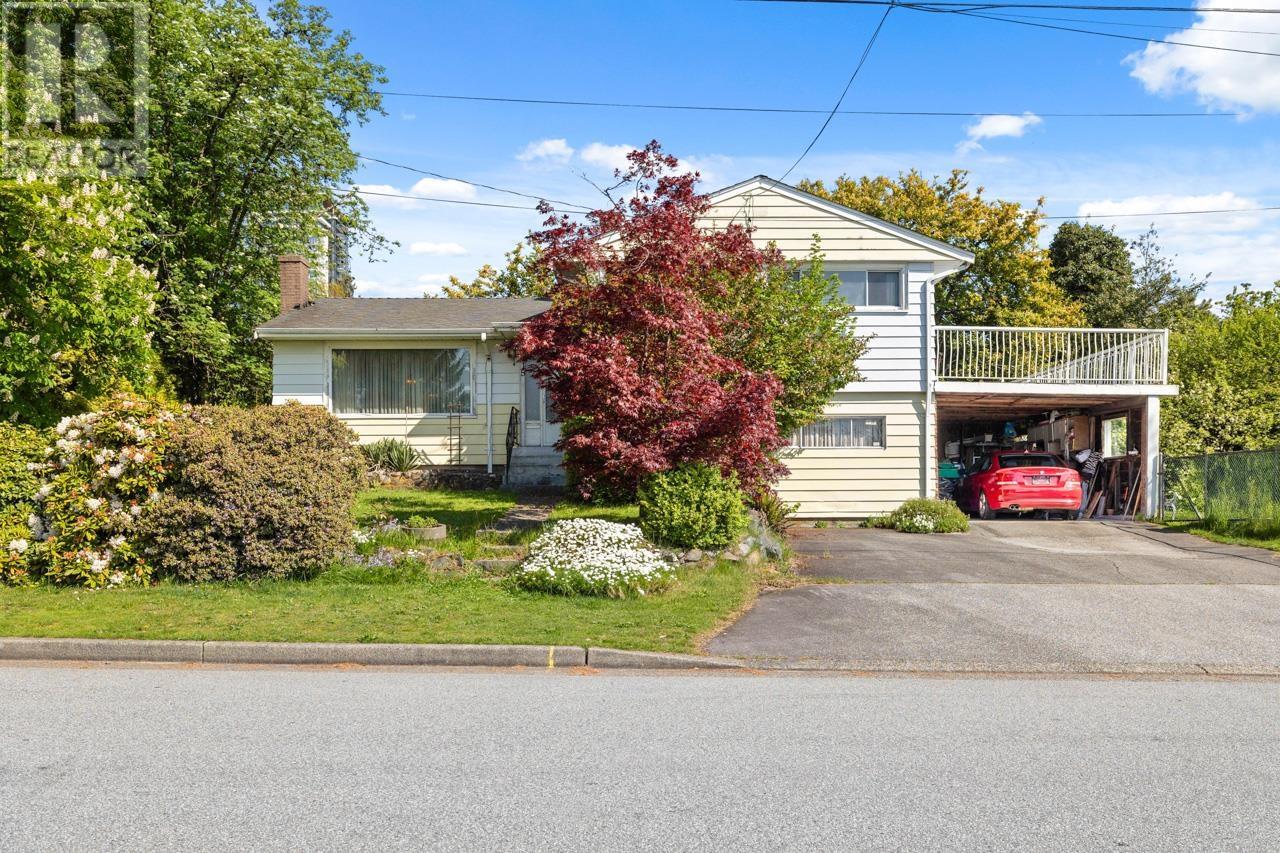 415 Marmont Street, Coquitlam, British Columbia  V3K 4S3 - Photo 1 - R2999603