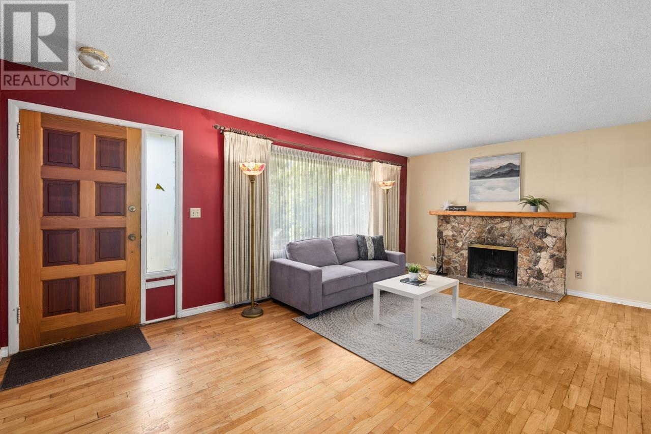 415 Marmont Street, Coquitlam, British Columbia  V3K 4S3 - Photo 7 - R2999603