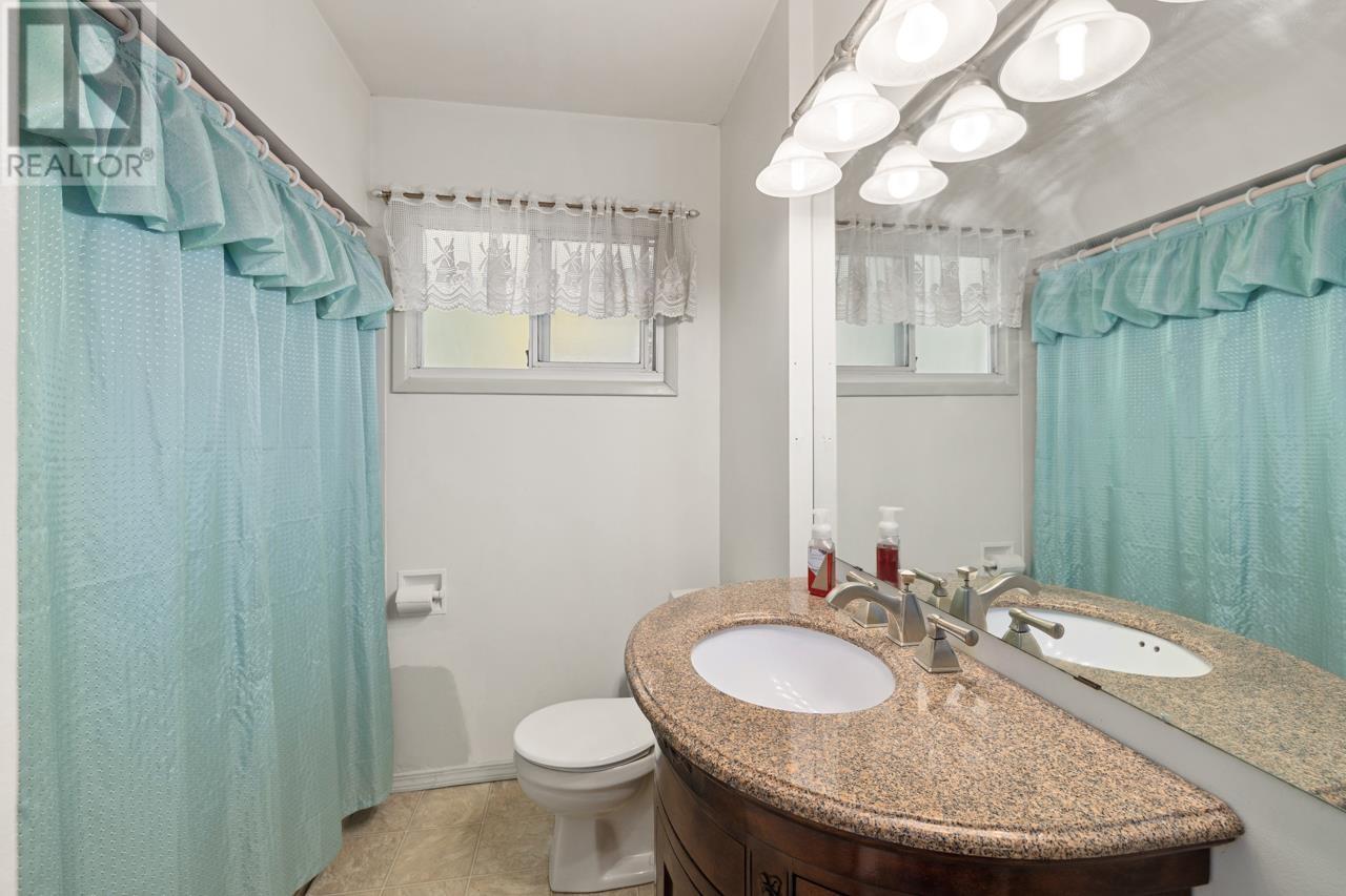 415 Marmont Street, Coquitlam, British Columbia  V3K 4S3 - Photo 22 - R2999603
