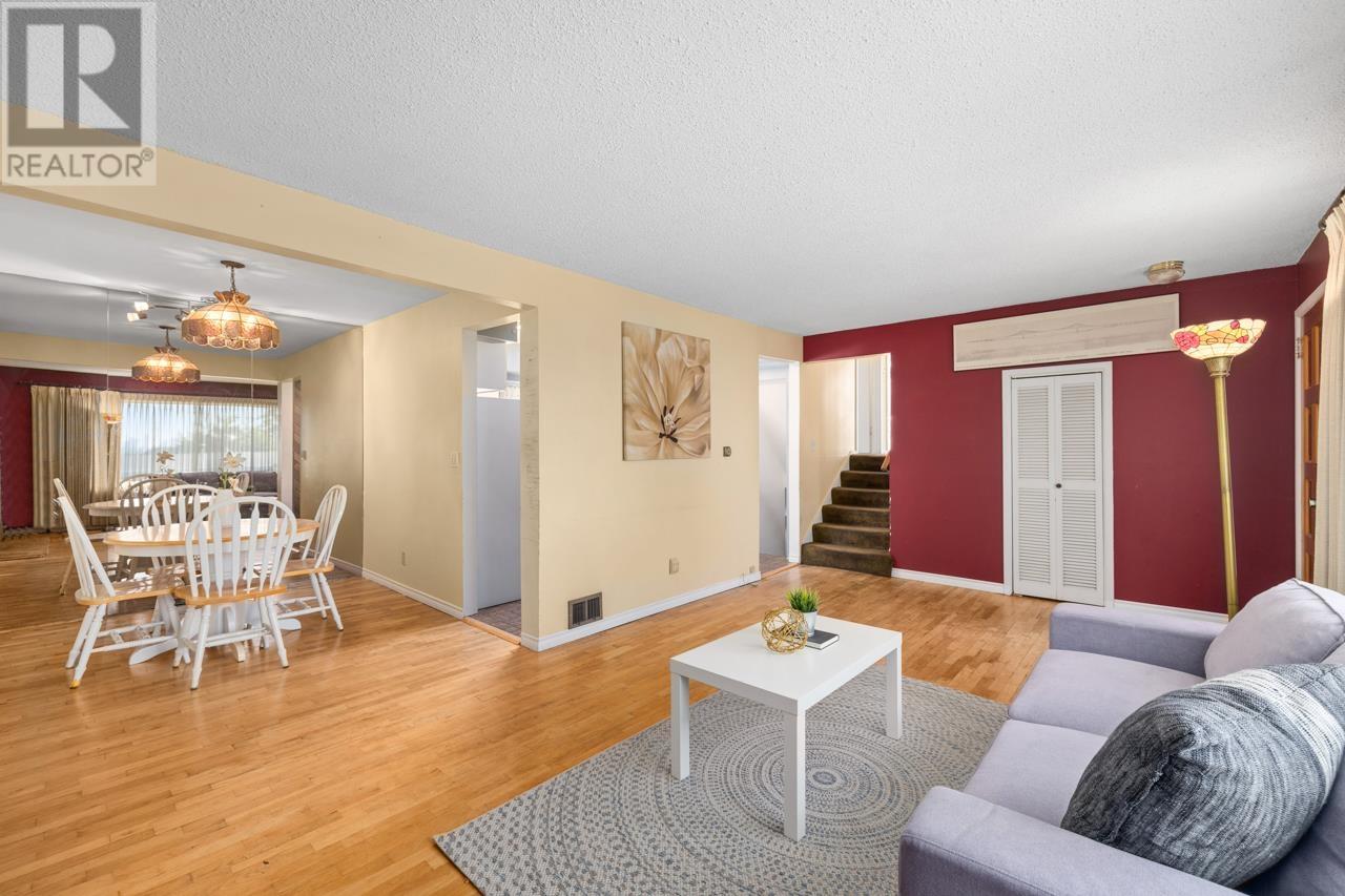 415 Marmont Street, Coquitlam, British Columbia  V3K 4S3 - Photo 11 - R2999603