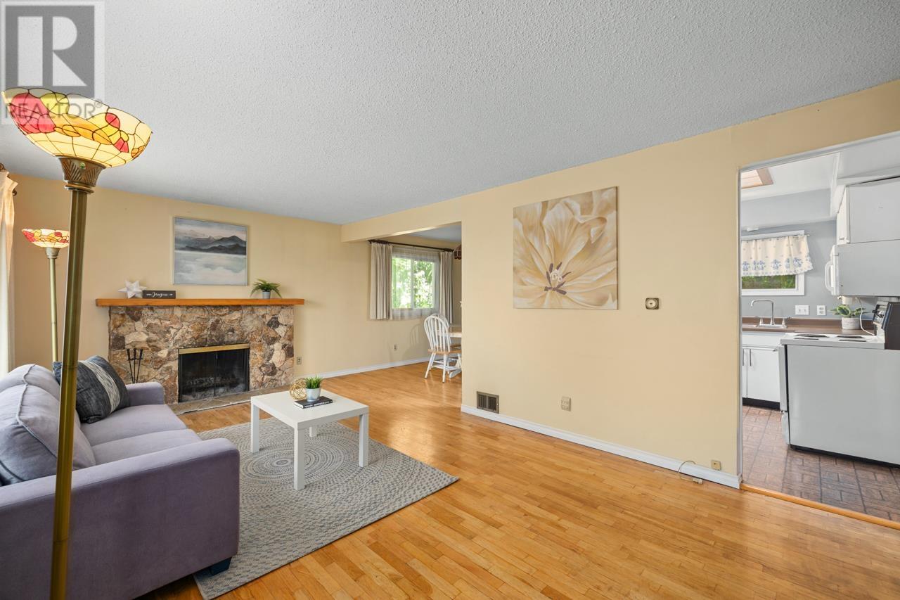 415 Marmont Street, Coquitlam, British Columbia  V3K 4S3 - Photo 9 - R2999603