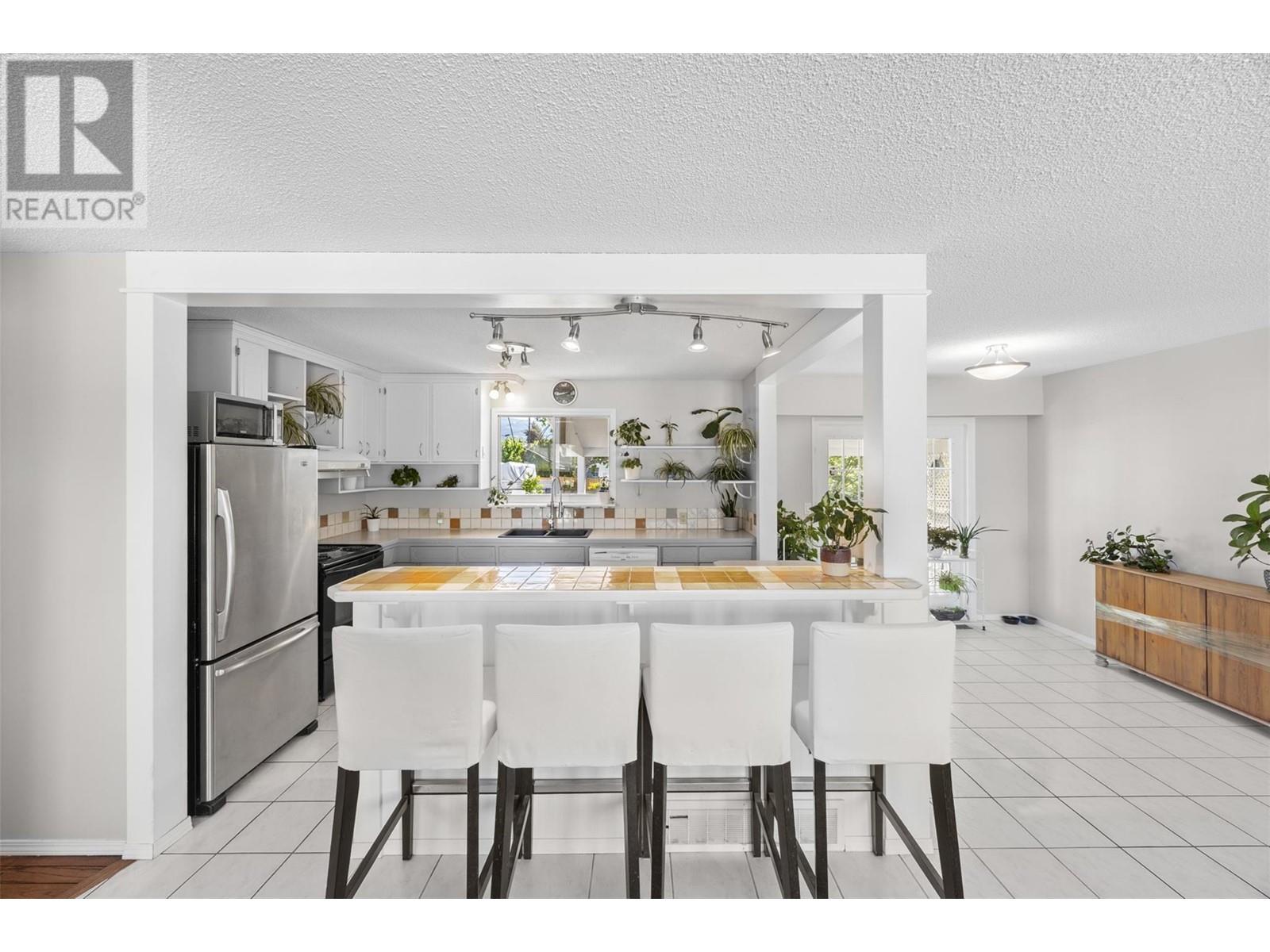 805 Brian Road, Kelowna, British Columbia  V1X 1H5 - Photo 10 - 10346312