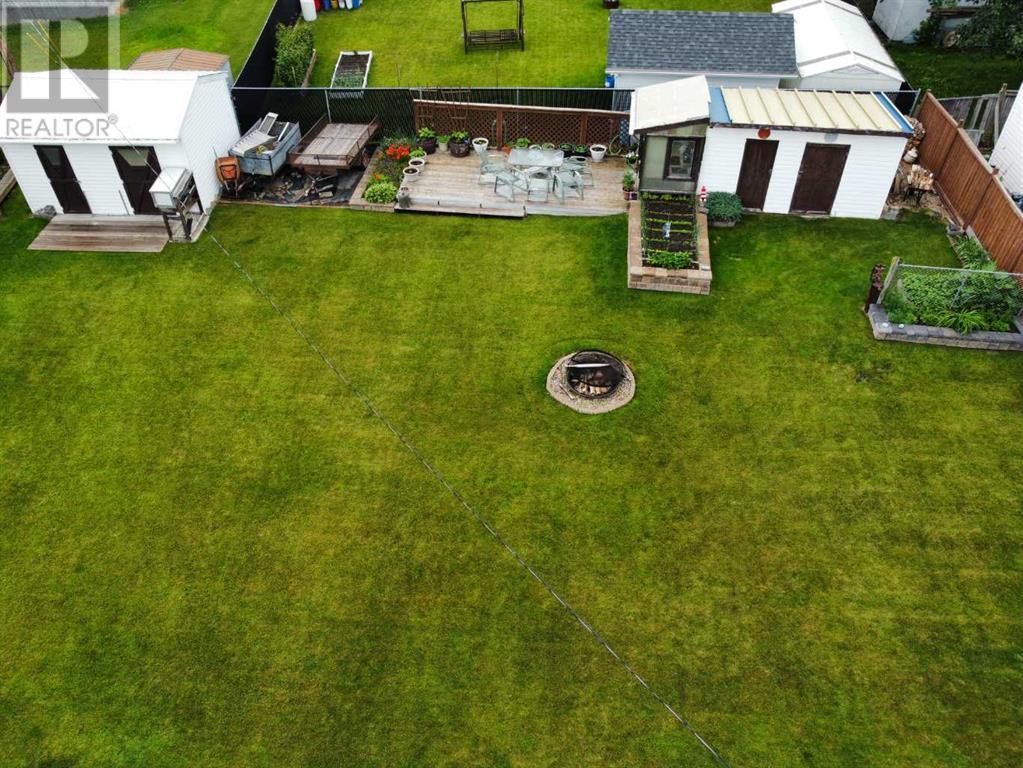716 6 Avenue, Fox Creek, Alberta  T0H 1P0 - Photo 14 - A2215886