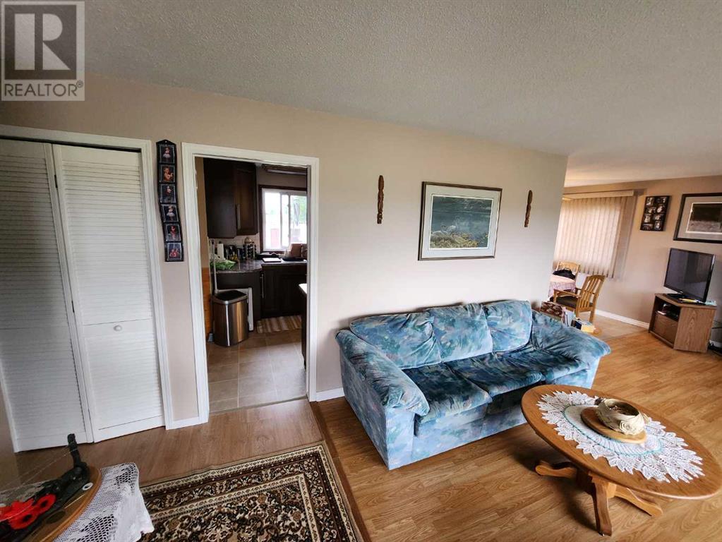 716 6 Avenue, Fox Creek, Alberta  T0H 1P0 - Photo 22 - A2215886