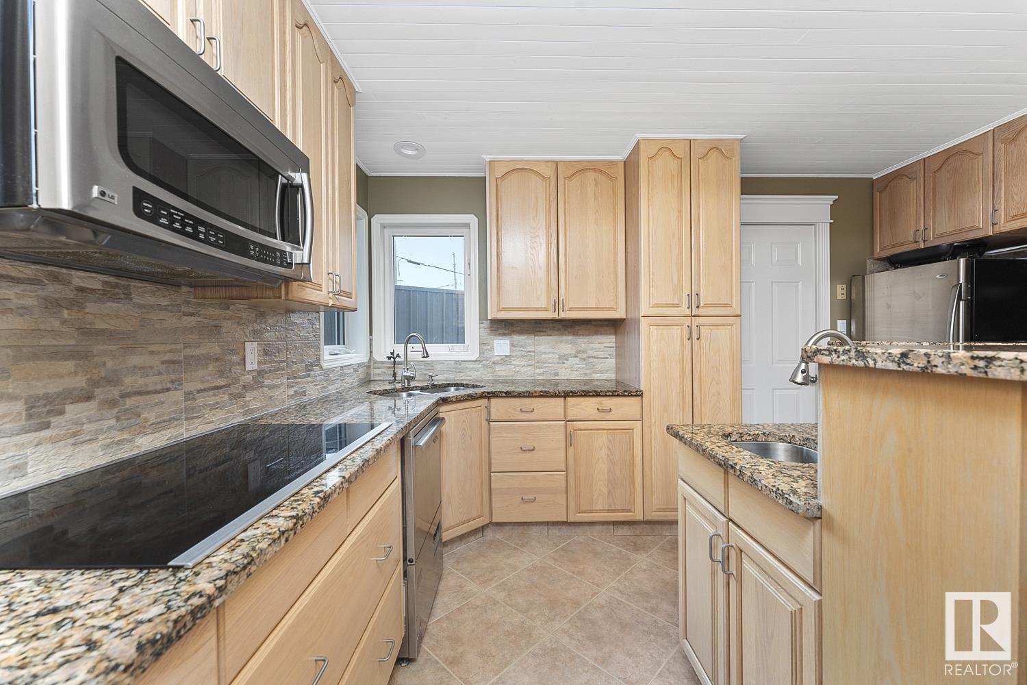805 Lakeshore Dr, Cold Lake, Alberta  T9M 1H7 - Photo 12 - E4435240