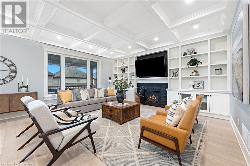 Property at 274B MAIN Street W image 3