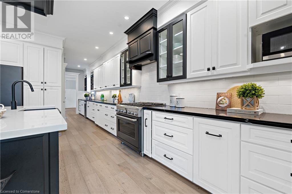 Property at 274B MAIN Street W image 5