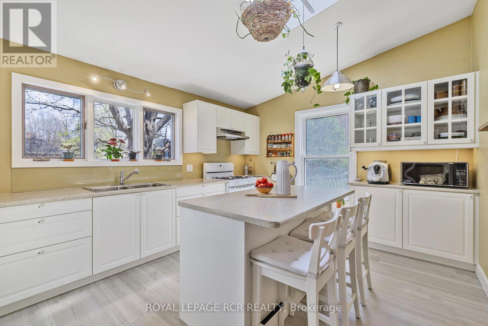 91 King Street W, Caledon (Bolton West), Ontario  L7E 1A2 - Photo 8 - W12133143