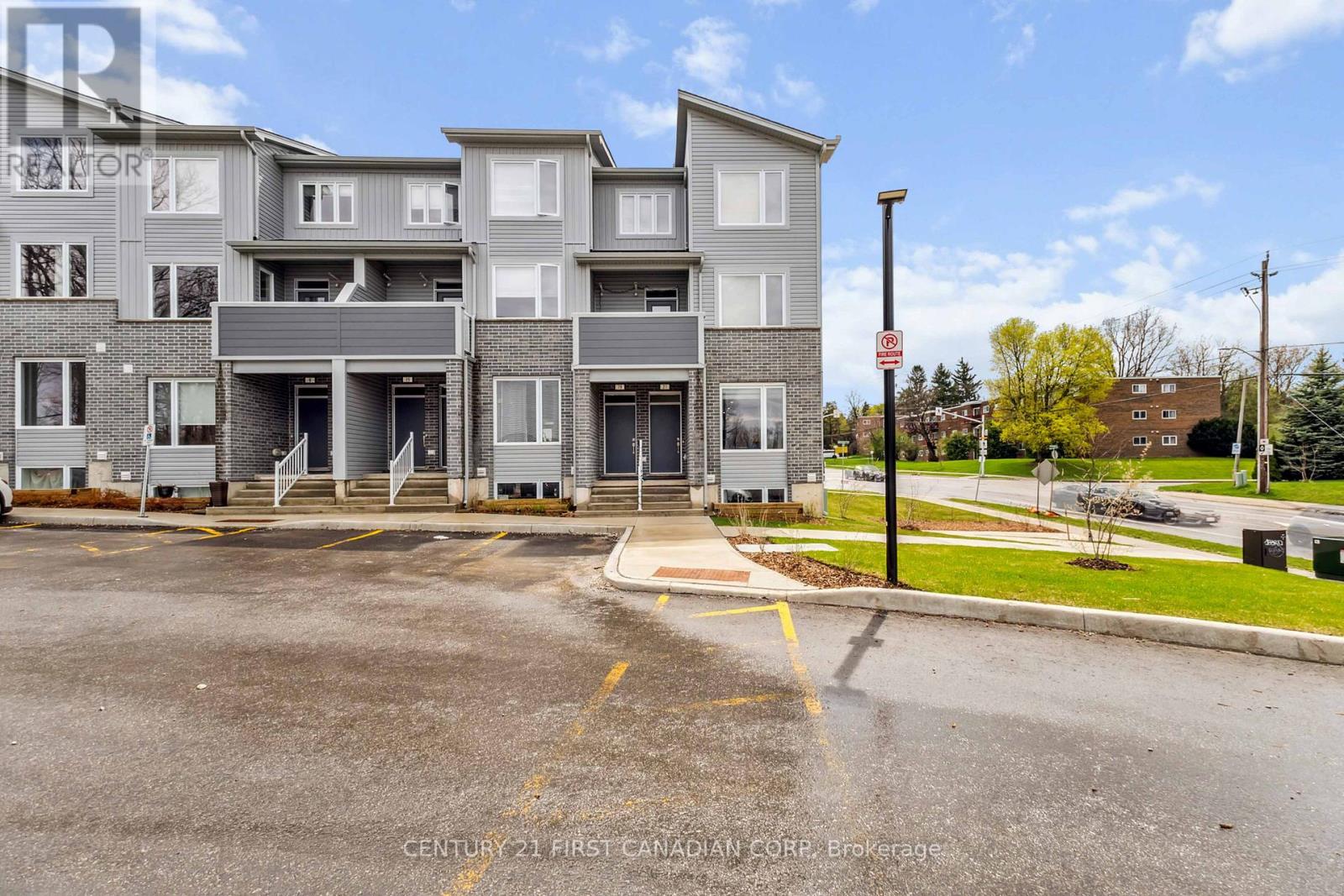 21 - 990 Deveron Crescent, London South, Ontario  N5Z 0B7 - Photo 1 - X12134639