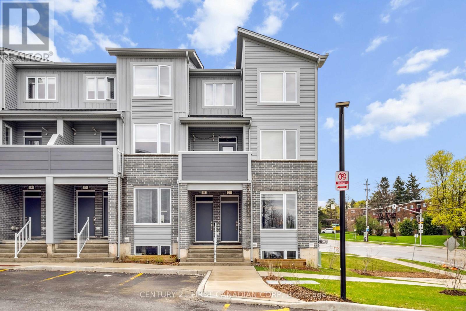 21 - 990 Deveron Crescent, London South, Ontario  N5Z 0B7 - Photo 2 - X12134639