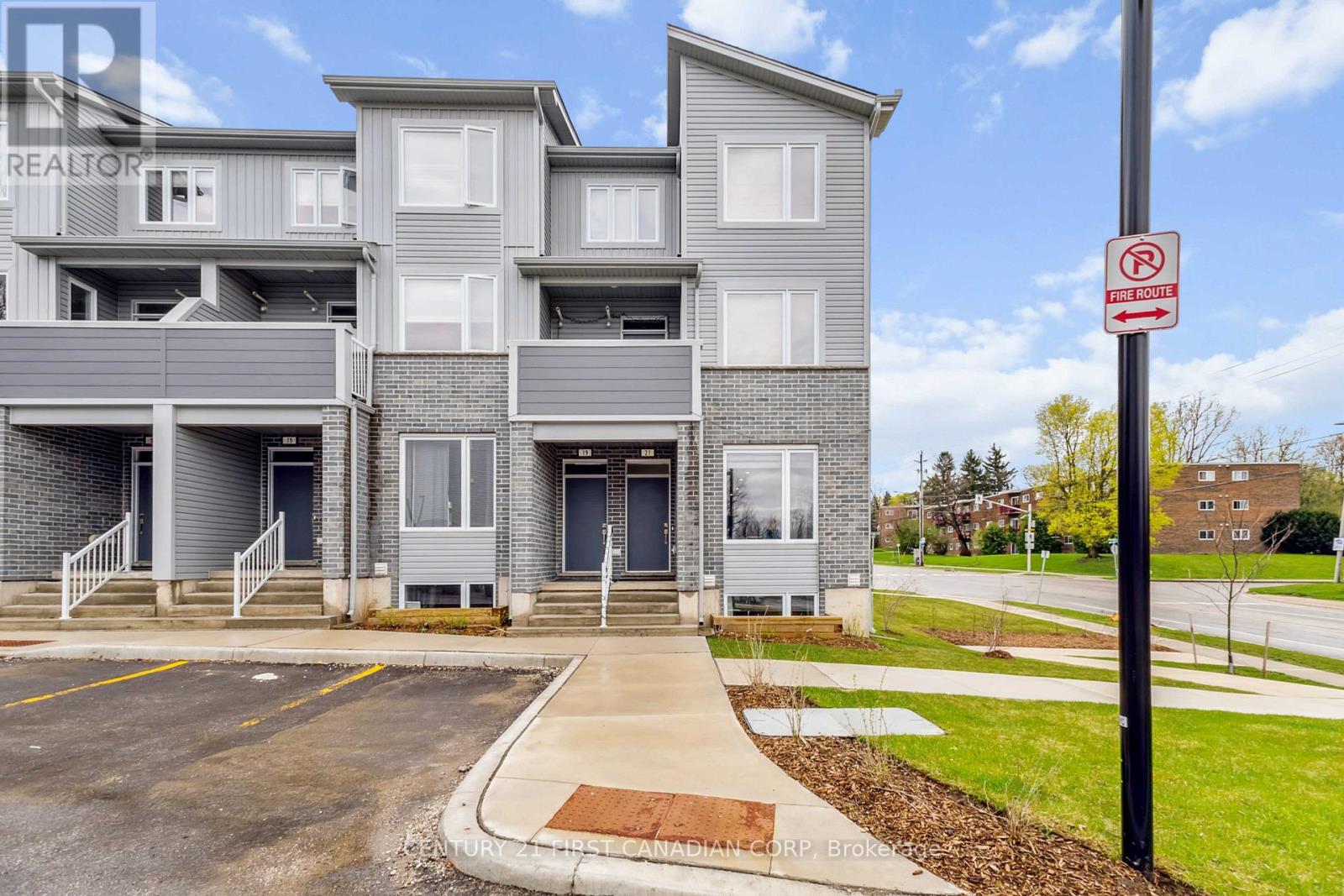21 - 990 Deveron Crescent, London South, Ontario  N5Z 0B7 - Photo 3 - X12134639